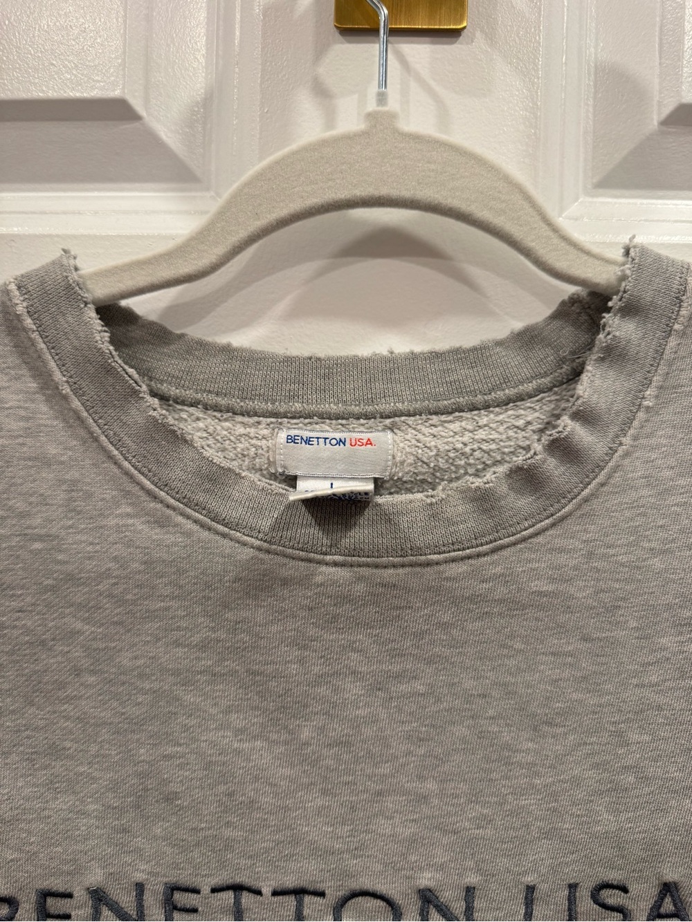 Vintage United Colors Of Benetton Gray Pullover Sweatshirt with Logo Tag - Picture 4 of 4